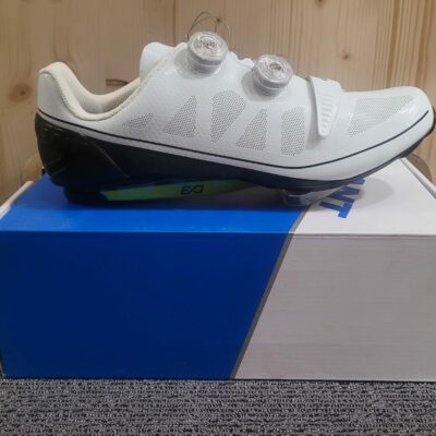 CHAUSSURES GIANT SURGE WHITE/BLACK